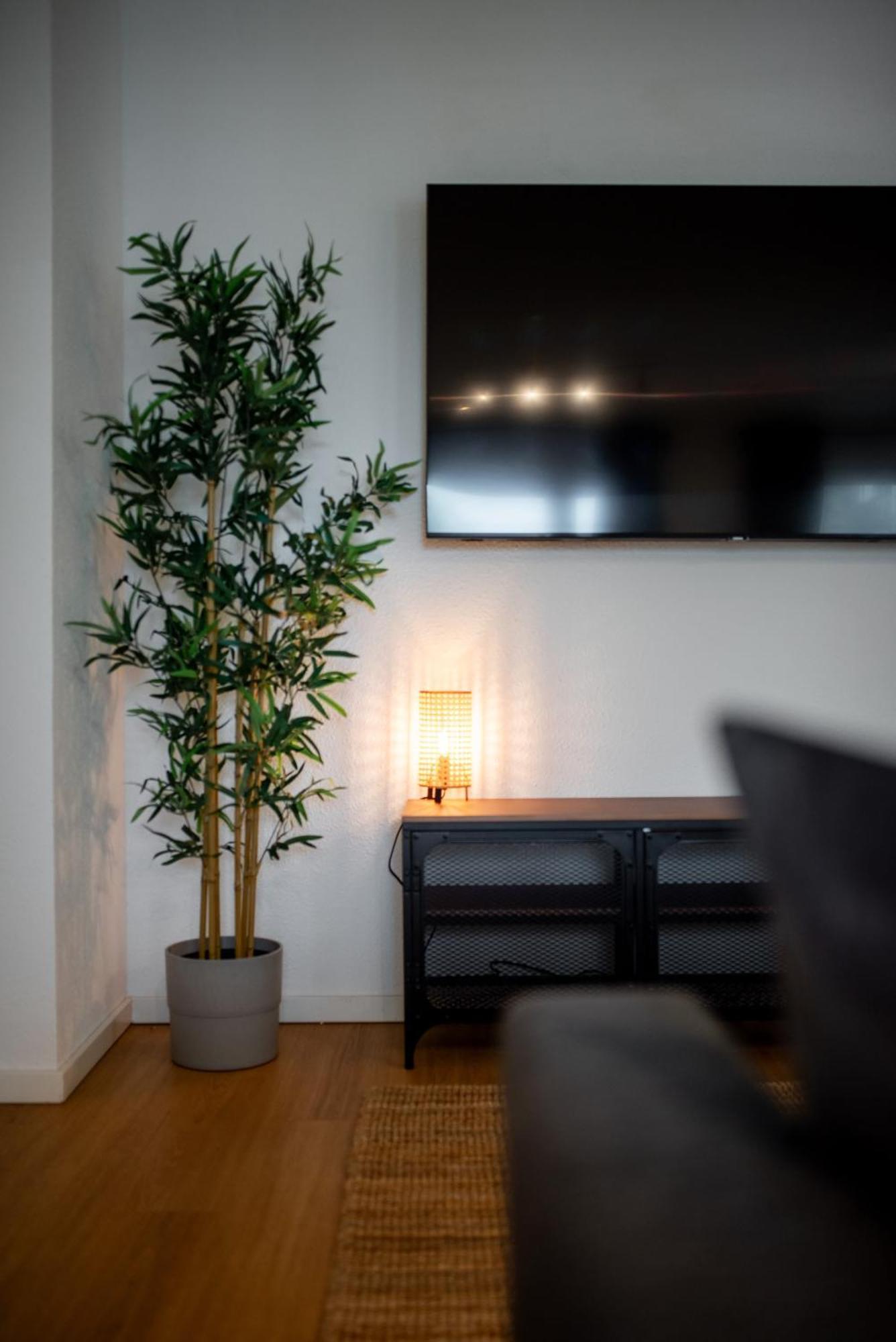 Central Apartment 4 Bedrooms For Up To 12 Guests Hamburg Ngoại thất bức ảnh